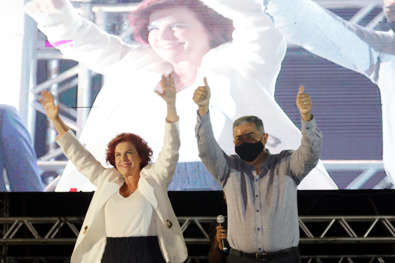Flávia Lancha e o Diretor Marcos durante a convenção